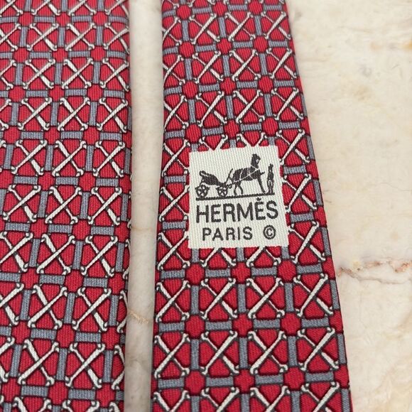 Hermès 100% Silk Horsebit Pattern Tie - Picture 7 of 12